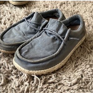 Mens size 10 lightweight hemp shoes. Brand name “hey dude” shoes dark grey